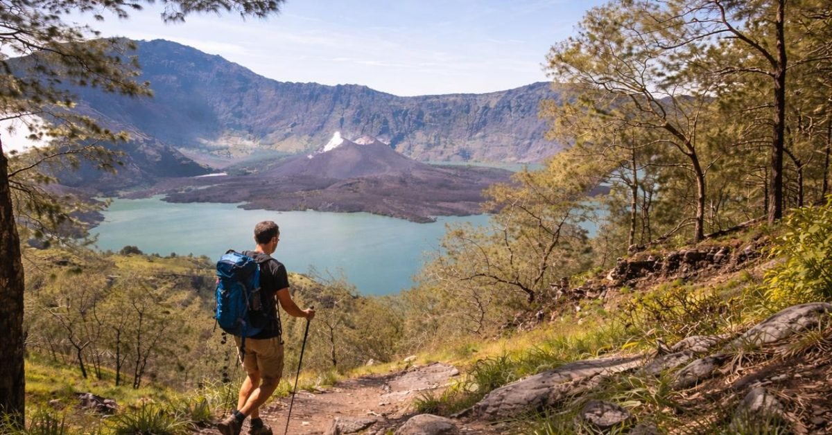 rinjani volcano trekking